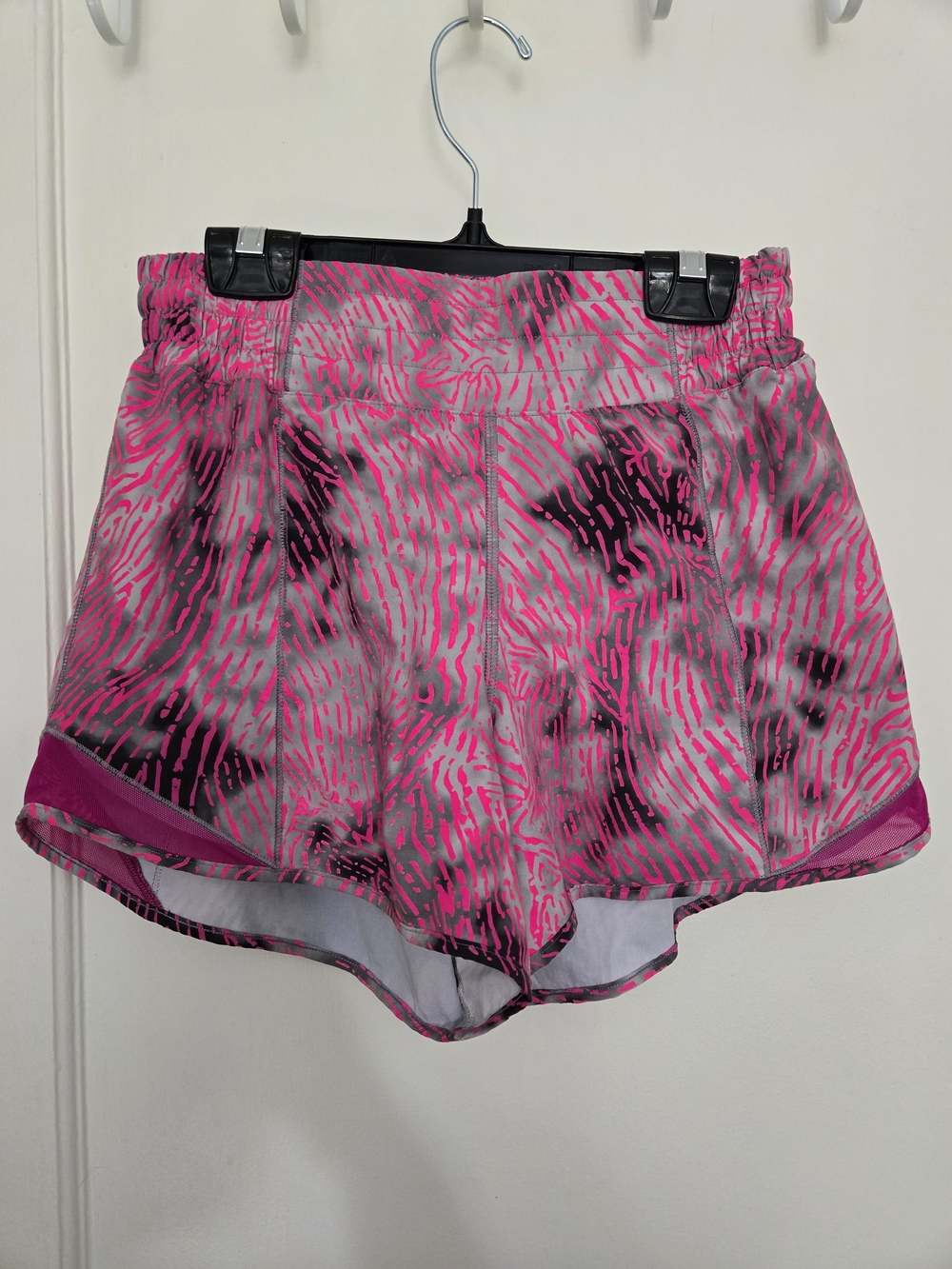 Lululemon Seawheeze 2020- Hotty Hotty High-Rise Lined 4" Shorts